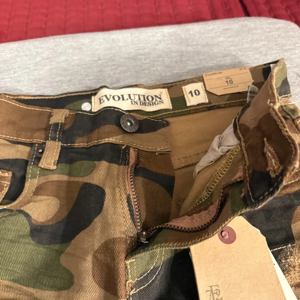 Evolution In Design Pants - Picture 6 of 10